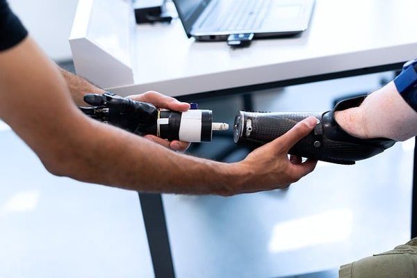 Comment Entretenir et Nettoyer sa Prothèse Médicale ?