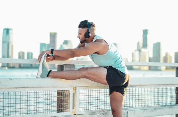Comment s'échauffer et s'étirer avant et après le sport ?