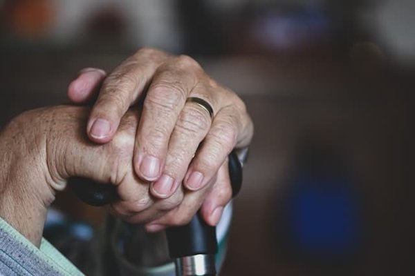 Comment favoriser le bien-être des seniors dans les résidences dans la Drôme ?